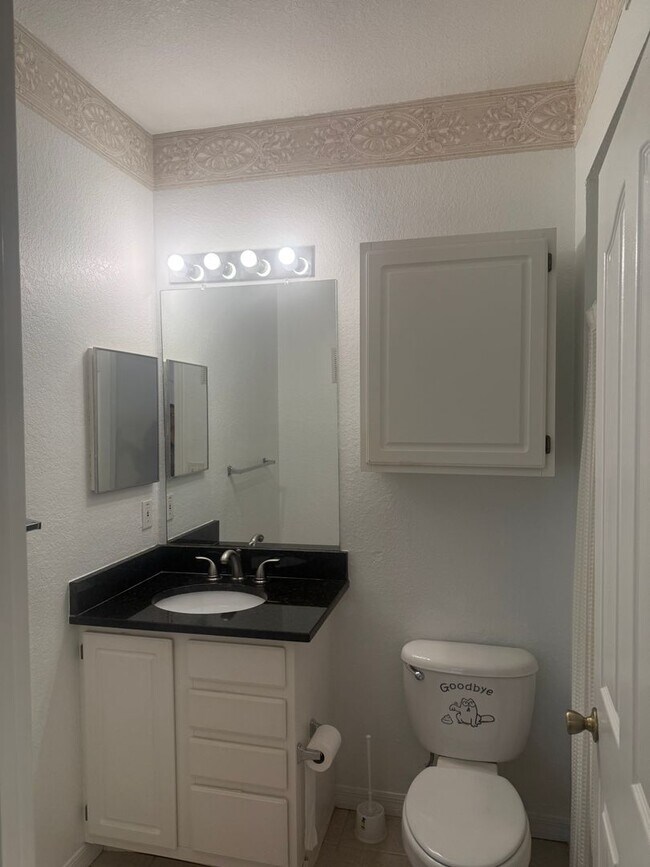 Building Photo - 8927 Legacy Ct