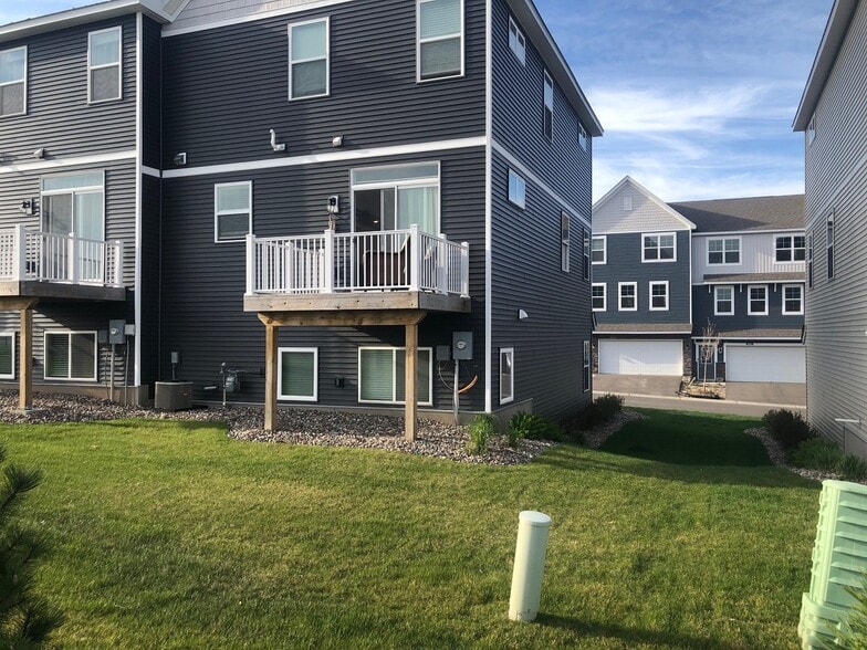 Building Photo - 8773 Granite Ln