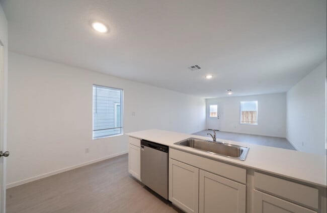 Building Photo - 11810 Spiderwort Rdg