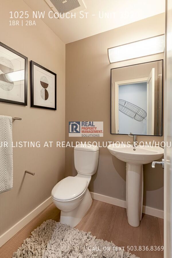 Building Photo - 1025 NW Couch St