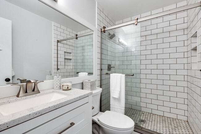 Building Photo - 13155 Chadwick Ct