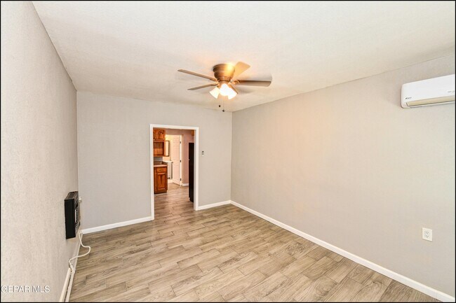 Building Photo - 1212 N Laurel St