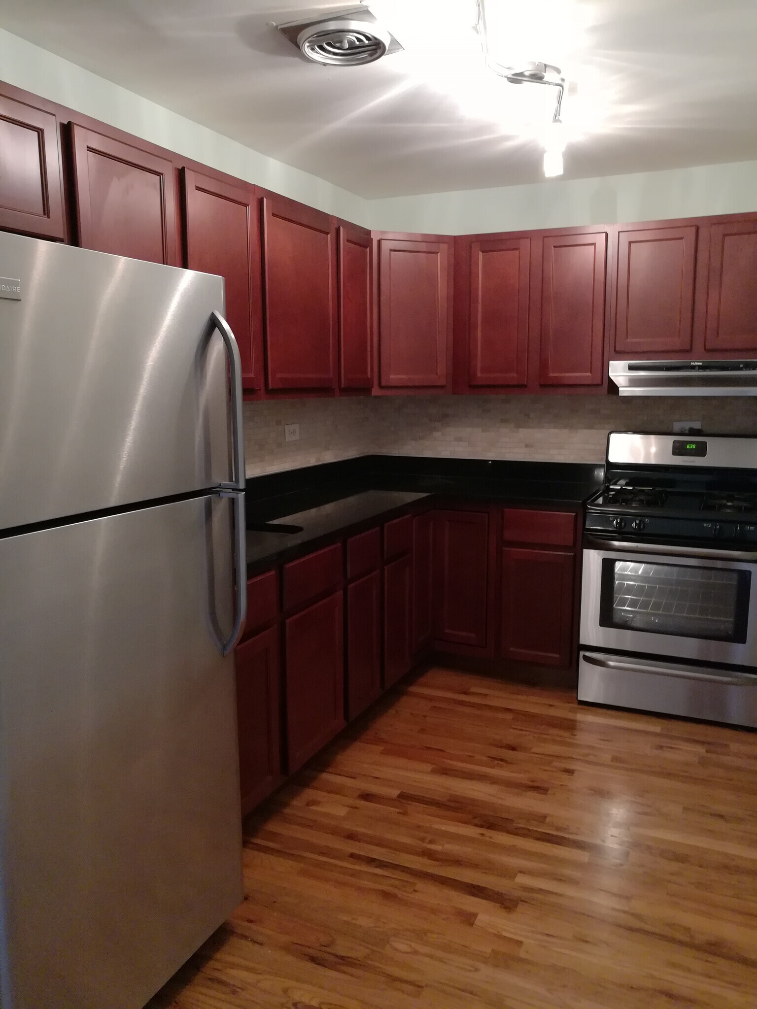 Building Photo - 5310 N Chester Ave