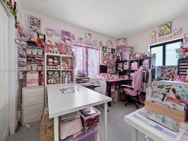 Building Photo - 252 E 36th St