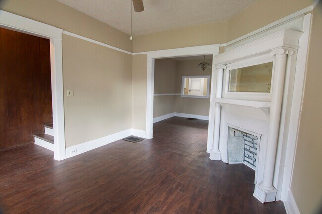 Building Photo - 1461 W 107th St