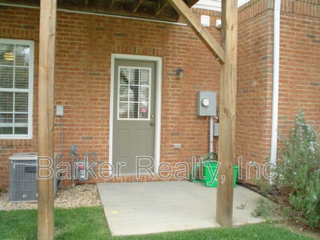 Building Photo - 7100 Proctor Hill Dr