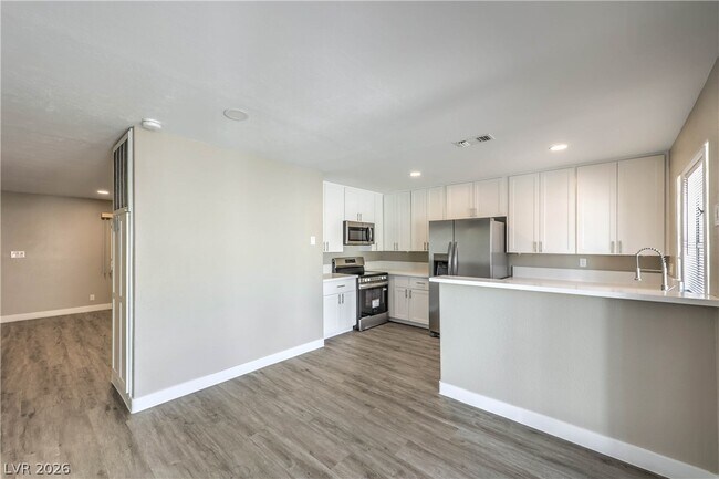 Building Photo - 343 Greenbriar Townhouse Way