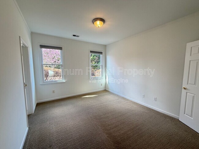 Building Photo - 7020 Grassmoor Grange Way