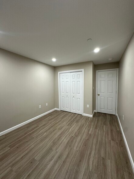 Building Photo - 64 Willard St