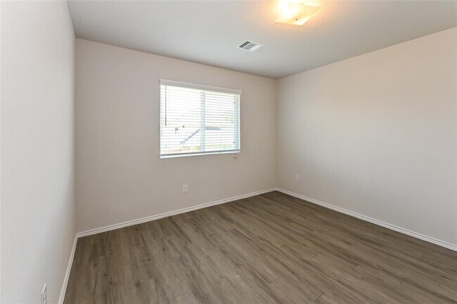 Building Photo - 8614 Doris Oaks Cir