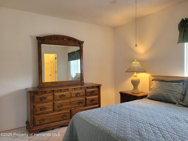 Building Photo - 7559 Heather Walk Dr