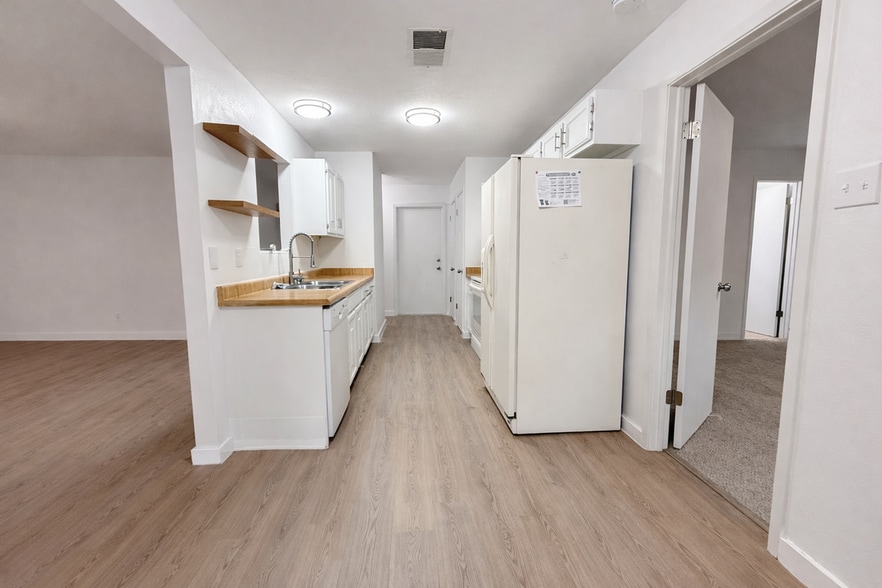 Building Photo - 3417 Harvest Dr