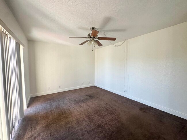 Building Photo - 230 Lake Arbor Dr