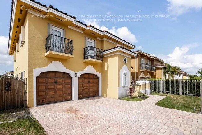 Building Photo - 15582 SW 13th Terrace