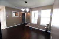 Building Photo - 418 Garland Dr