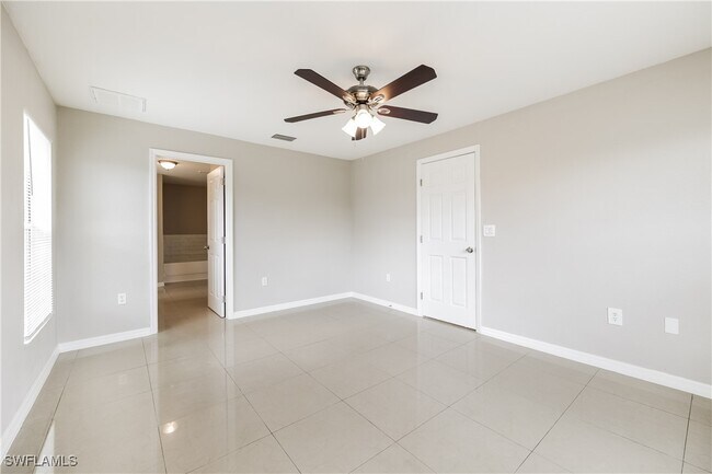 Building Photo - 404 Willowbrook Dr