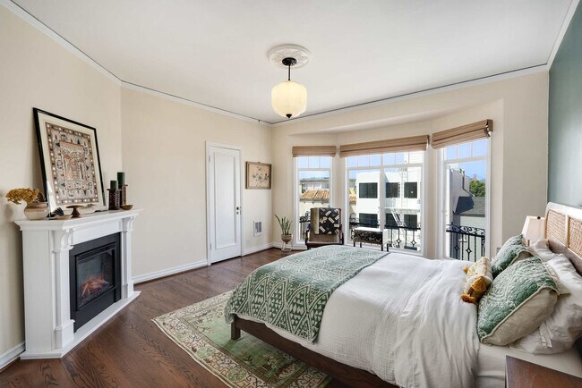 Building Photo - 3689 Fillmore St