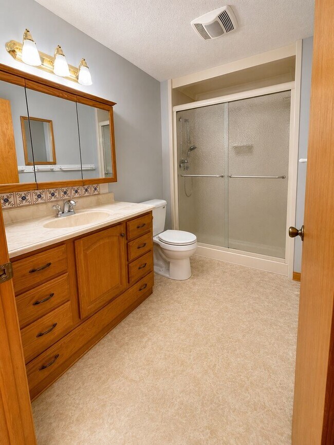 Building Photo - Pardee Duplex (A &amp; B)