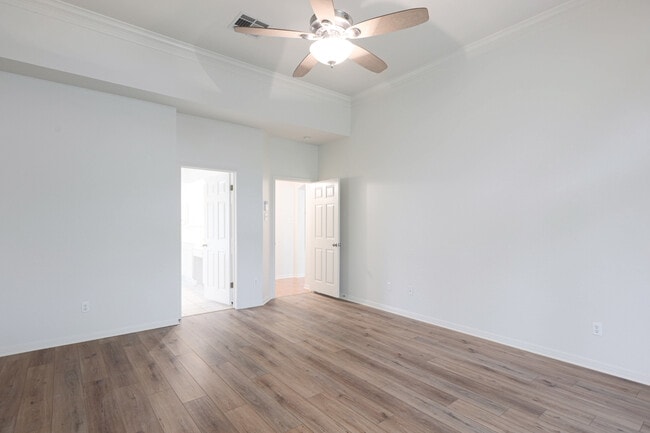 Building Photo - 6008 Sierra Leon