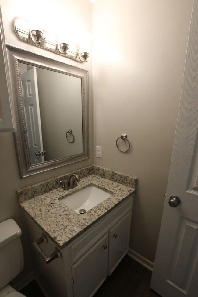 Building Photo - Available Now! Recently remodeled 3/2 in T...