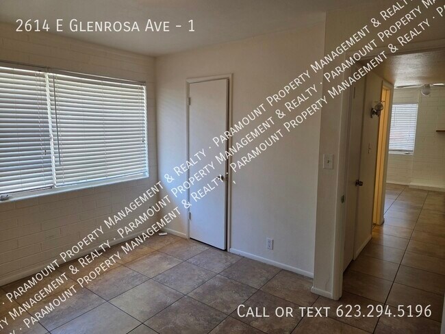 Building Photo - 2614 E Glenrosa Ave
