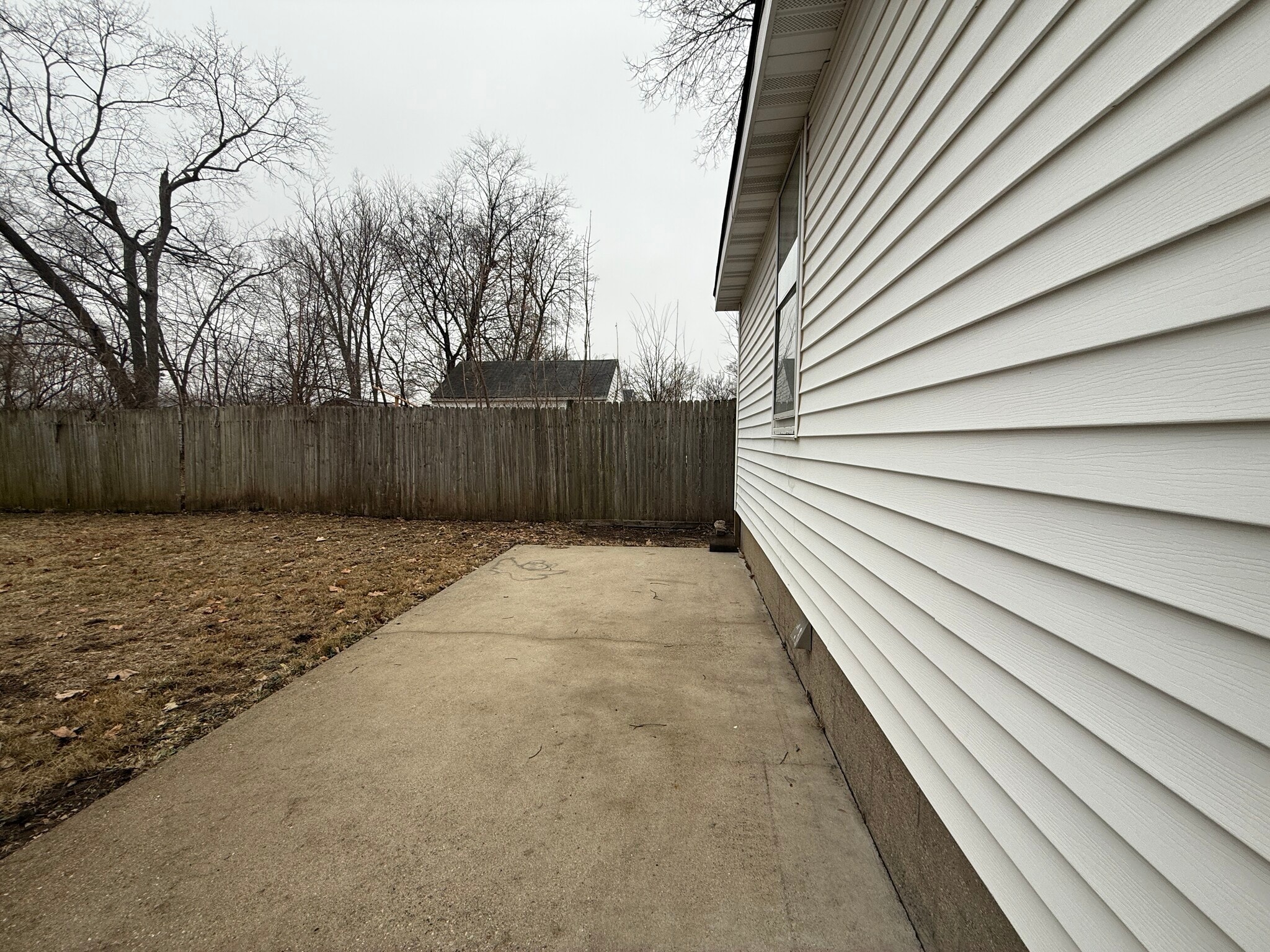 Building Photo - 1324 Kenwood Ave