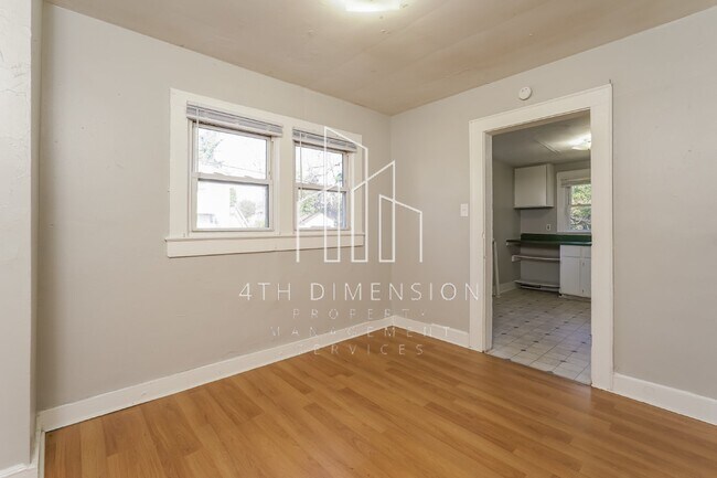 Building Photo - 2/1 Bath Home Near Downtown - Accepts Vouc...