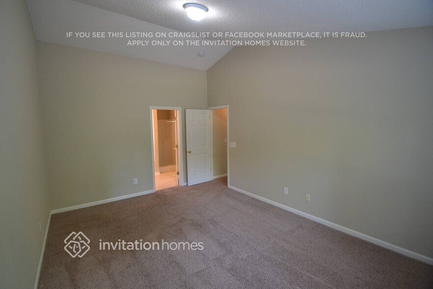 Building Photo - 6625 Forest Cross Dr