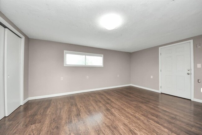 Building Photo - 5747 Turtle Creek Rd