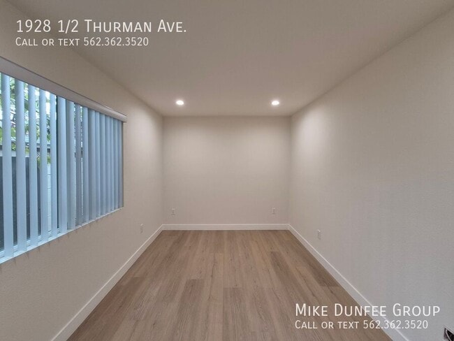 Building Photo - 1928 1/2 Thurman Ave.-