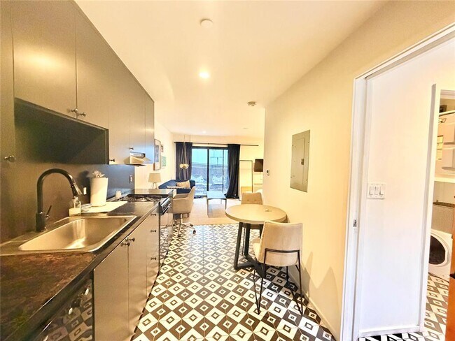 Building Photo - 201 Academy Dr