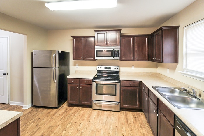 Building Photo - 921 Justice Dr