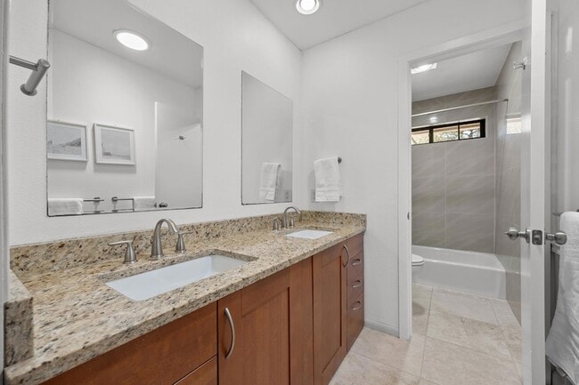Building Photo - 11532 Spicewood Pkwy