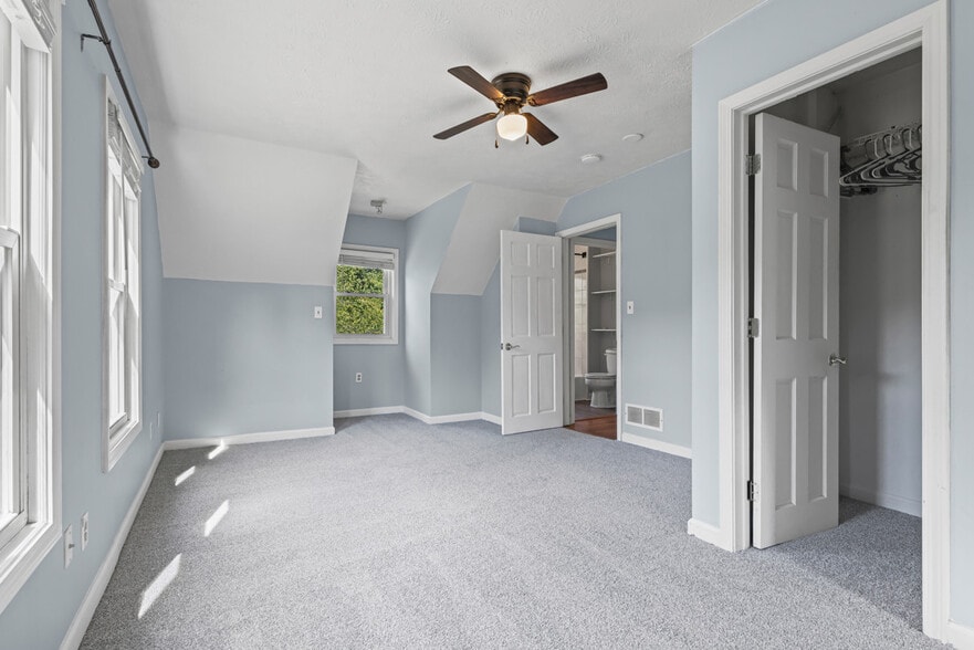View of west facing bedroom towards door - 50 Garfield Ln