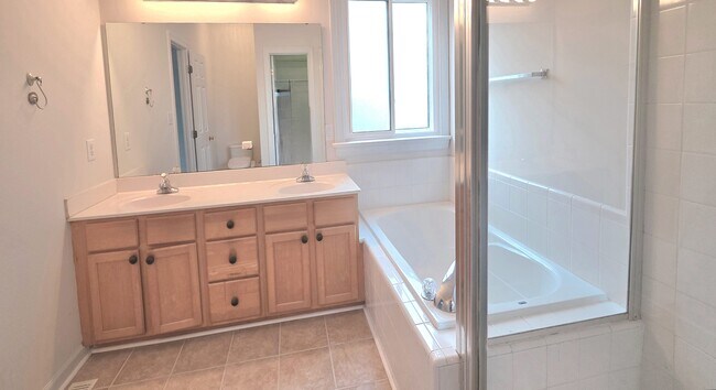 Building Photo - 1720 Ashley Downs Dr