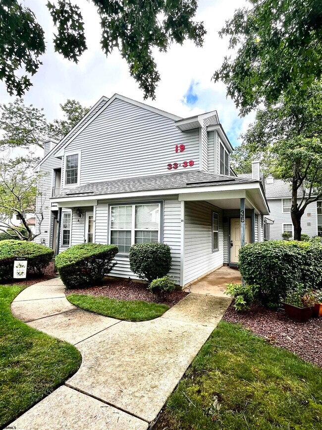 Primary Photo - 35 Waterview Dr