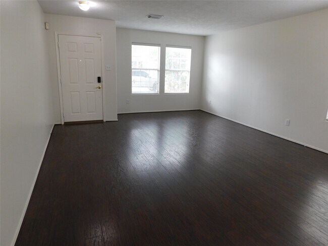 Building Photo - 19130 Yaupon Ranch Dr