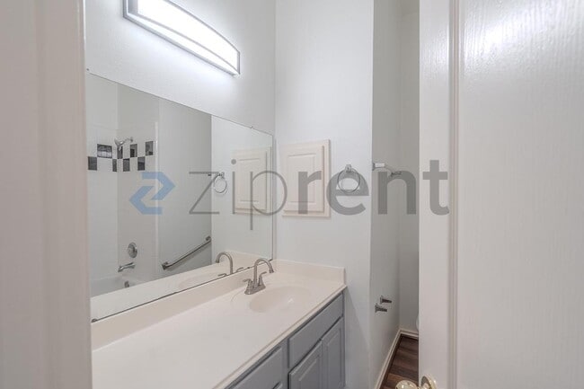 Building Photo - 14107 White Oak Gardens Dr