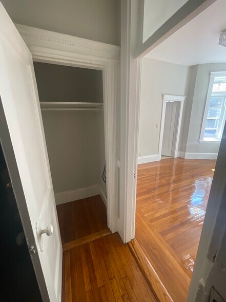Building Photo - 39 Hemenway St