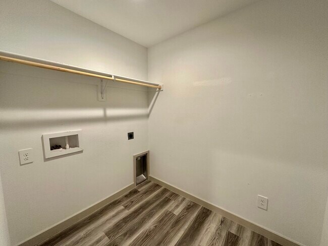 Building Photo - 2328 149th St