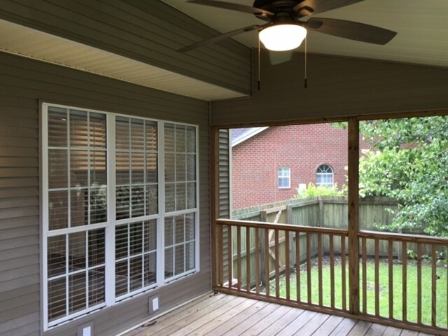 Building Photo - 104 Saddleback Cir