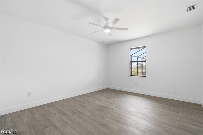 Building Photo - 1431 NW 17th Ave