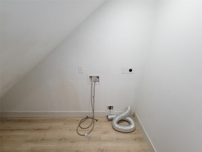 Building Photo - 1903 Mary St