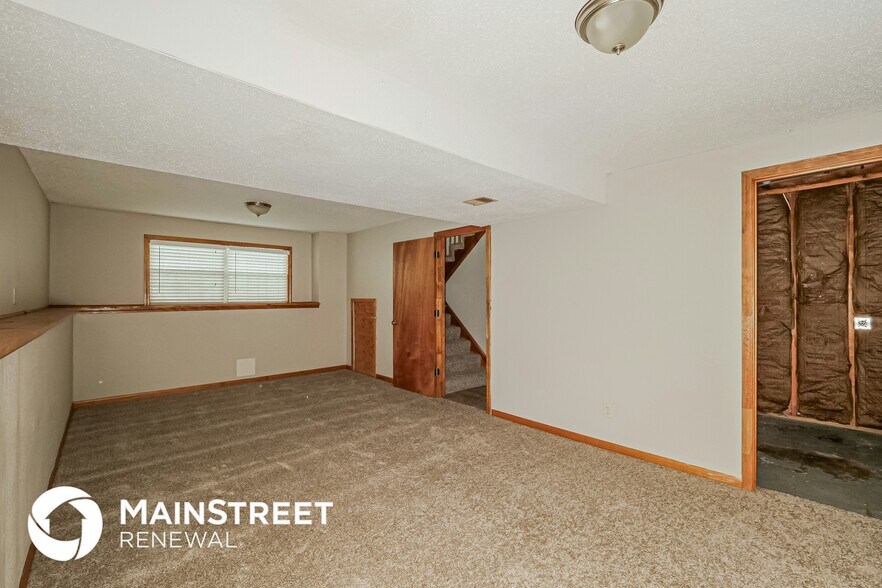 Building Photo - 536 N Cedar St