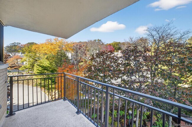 Building Photo - 25 Rockledge Ave