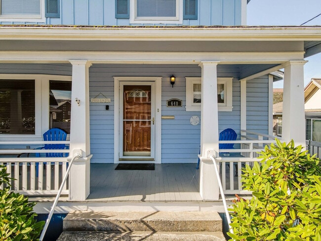 Building Photo - 640 S Columbia St