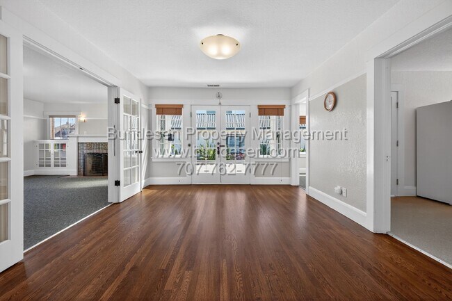 Building Photo - 612 Petaluma Blvd S