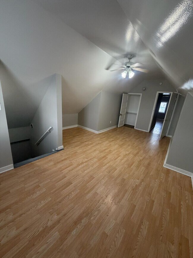 Building Photo - 3910 Deodar St