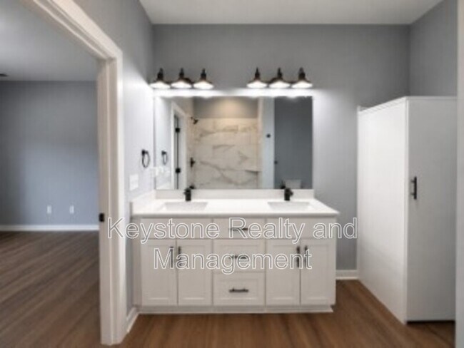 Building Photo - 605 Colonelette Dr