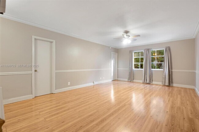 Building Photo - 2424 SE 17th St